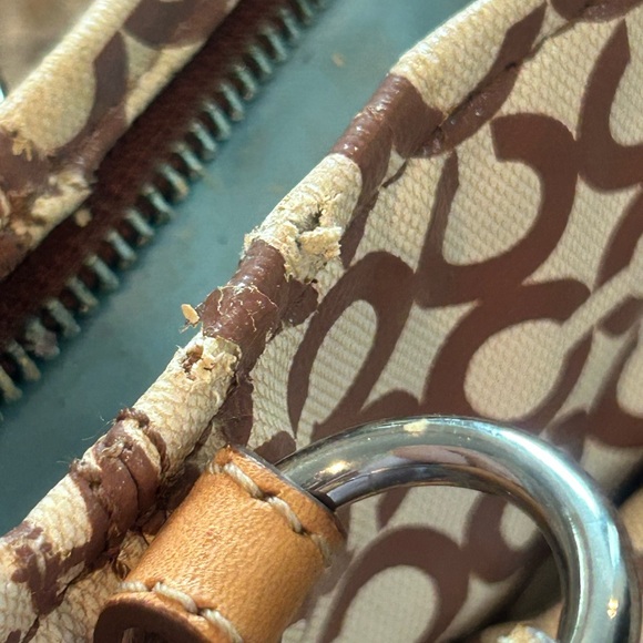 Coach Brown and Cream Shoulder Bag with Signature Design - Picture 9 of 10